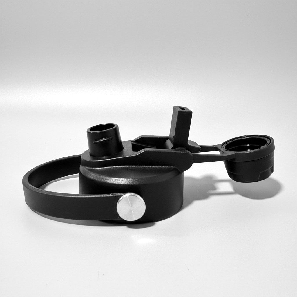 Dual-function sports bottle lid detail
